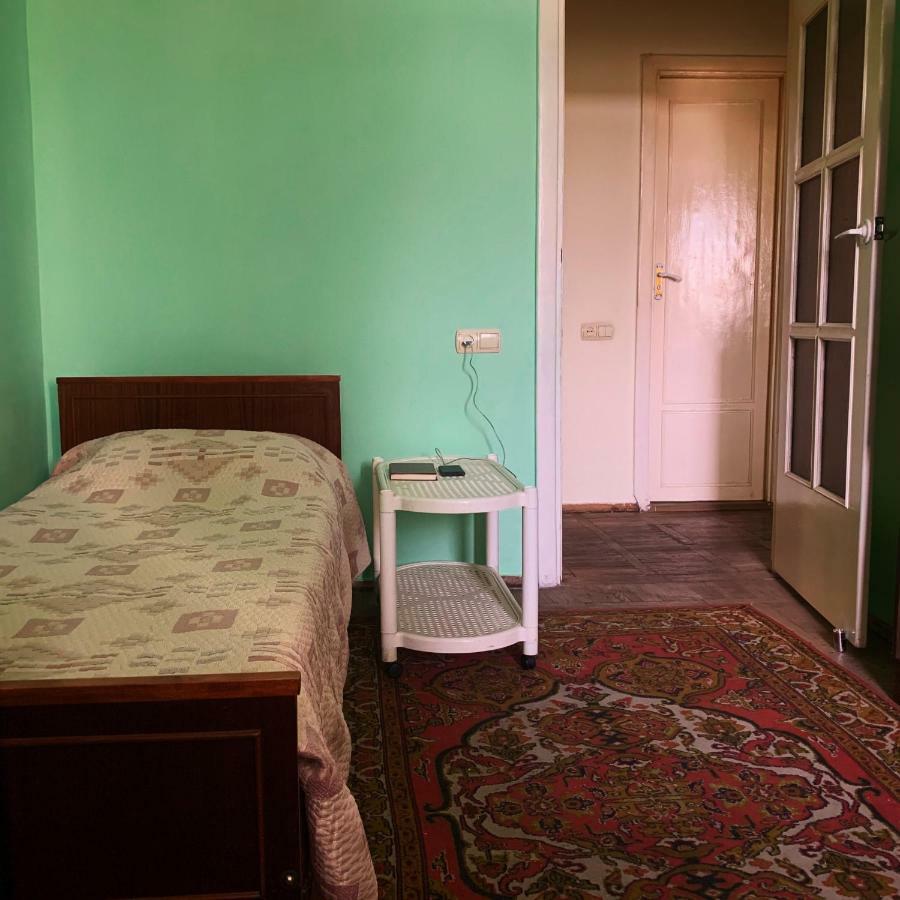 Room In The Centre Erivan Exterior foto